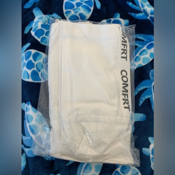 Comfrt White Tote Bag NWT - Picture 7 of 7